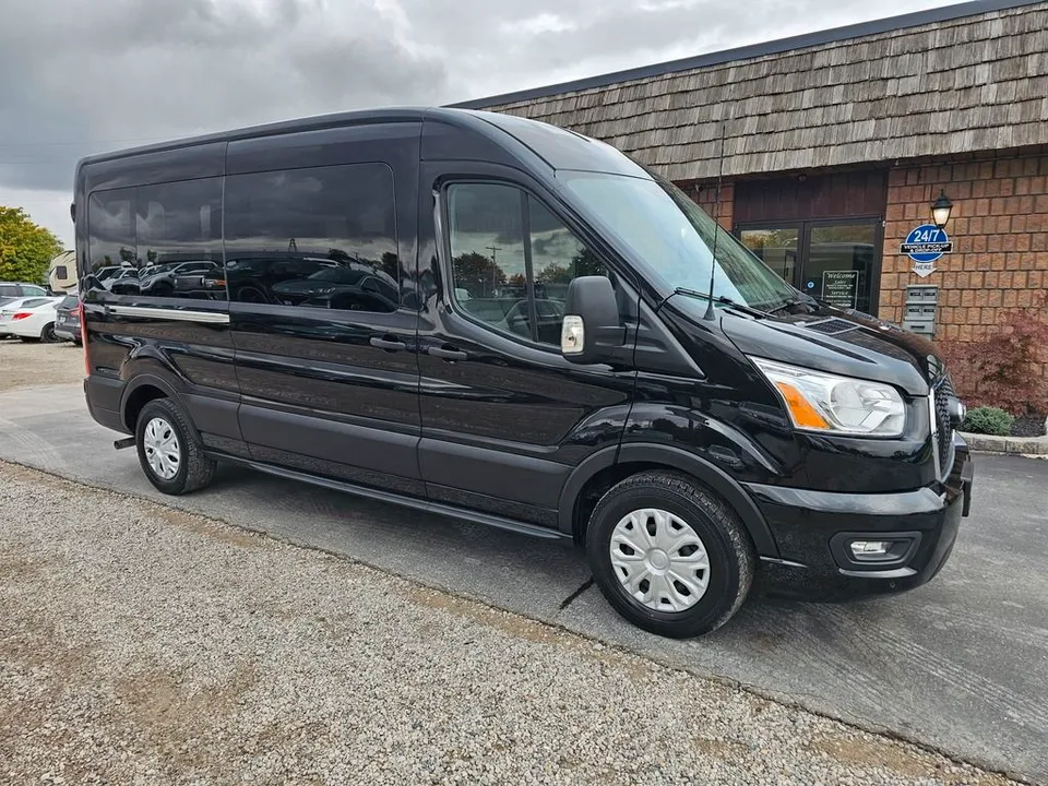 2022 Ford Transit Passenger Wagon T-350 Med Roof XLT RWD, 12 Pa