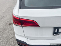 Former Daily Rental: Window Grid And Roof Mount Diversity Antenna, Variable Intermittent Wipers, Ure... (image 7)