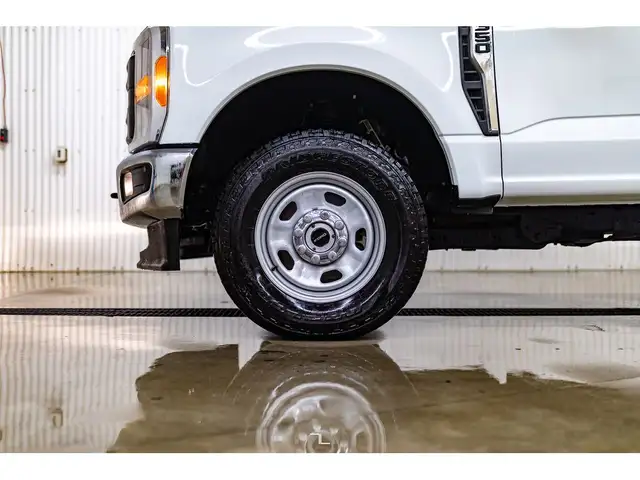 2023 Ford F-350 4x4 Crew Cab XL FX4 BCam in Cars & Trucks in Grande Prairie - Image 26