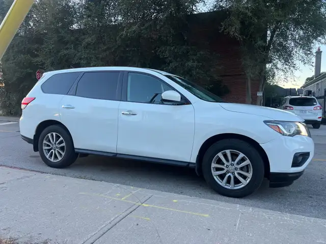 2016 Nissan Pathfinder 4WD S in Cars & Trucks in City of Toronto - Image 5