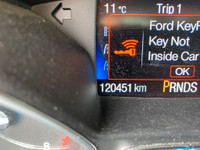 ESCAPE TITANIUM / 2.0L / Jamais accidenté / Complètement équipé / Toit pano / navigation / Cam recul... (image 9)