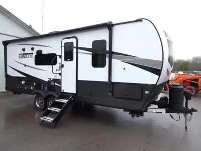 2025 Rockwood Mini Lite 2520BH Price $54,795 Floor Plan Features Length: 25’ 10” Weight: 5,535 Sleep...