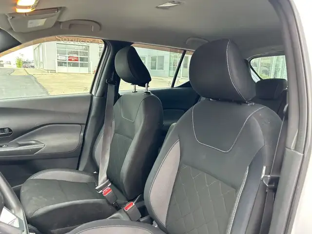 2019 Nissan Kicks S FWD - AIR CONDITIONING / BACK UP CAMERA in Cars & Trucks in Calgary - Image 15