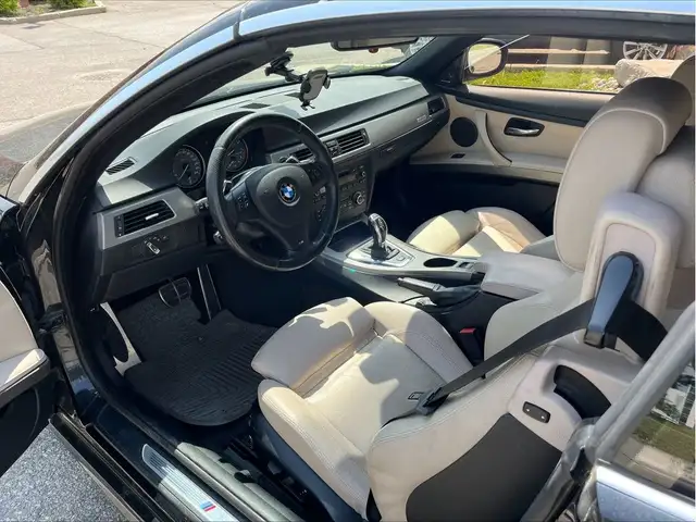 2011 BMW 3 Series Cabriolet 335is in Cars & Trucks in Mississauga / Peel Region - Image 21