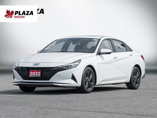 2022 Hyundai Elantra Preferred | Clean Carfax | Sunroof | Blind in Cars & Trucks in Hamilton