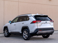 CARGET AUTOMOTIVE is thrilled to offer this 2019 Toyota RAV4 Hybrid Limited, a fuel-efficient, all-w... (image 8)