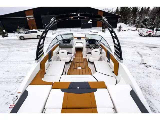 2025 Chaparral 23 SSI in Powerboats & Motorboats in Québec City - Image 15