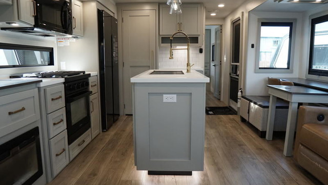 2025 Brinkley Model Z Air 297 in Travel Trailers & Campers in Ottawa - Image 4