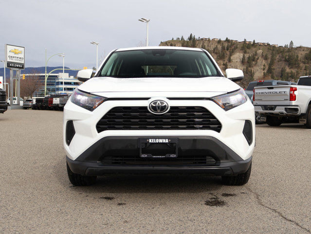  2022 Toyota RAV4 LE in Cars & Trucks in Kelowna - Image 3