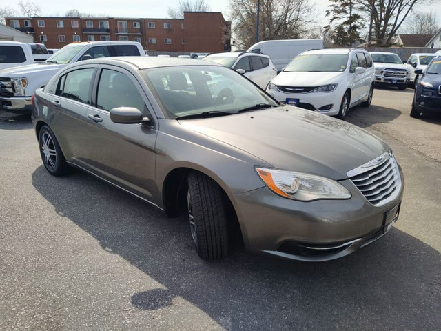 2013 Chrysler 200 LX NO ACCIDENTS-ONE OWNER!! in Cars & Trucks in Sarnia - Image 3