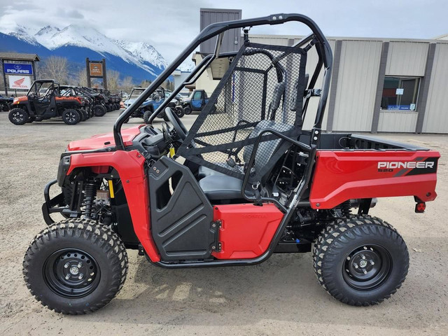 2025 Honda Pioneer 520 in ATVs in Smithers - Image 2