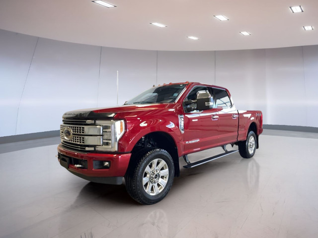2019 Ford Super Duty F-350 SRW Platinum 4WD Crew Cab 6.75' Box in Cars & Trucks in Moose Jaw