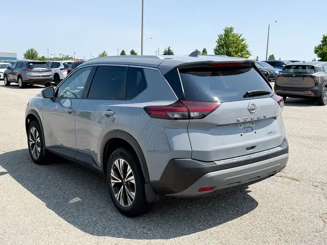 2022 Nissan Rogue SV AWD | Moonroof | Blind spots | Push Start dans Autos et camions dans Ville de Toronto - Image 8