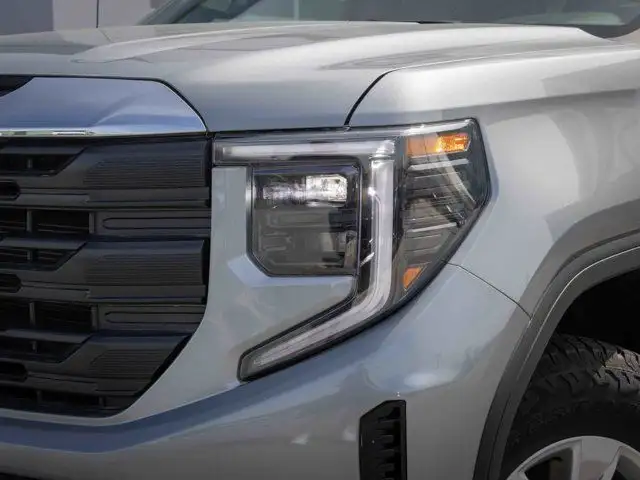 2024 GMC Sierra 1500 Pro | 5.3L in Cars & Trucks in Tricities/Pitt/Maple - Image 12