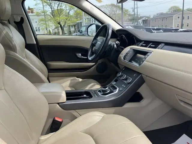 2019 Land Rover Range Rover Evoque SE WINTER TIRES INCLUDED! dans Autos et camions dans Ville d’Halifax - Image 21