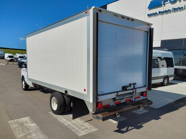 2022 Ford E-Series Cutaway E-450 DRW 176" WB 16FT Cube Van, 7.3L in Cars & Trucks in Calgary - Image 3