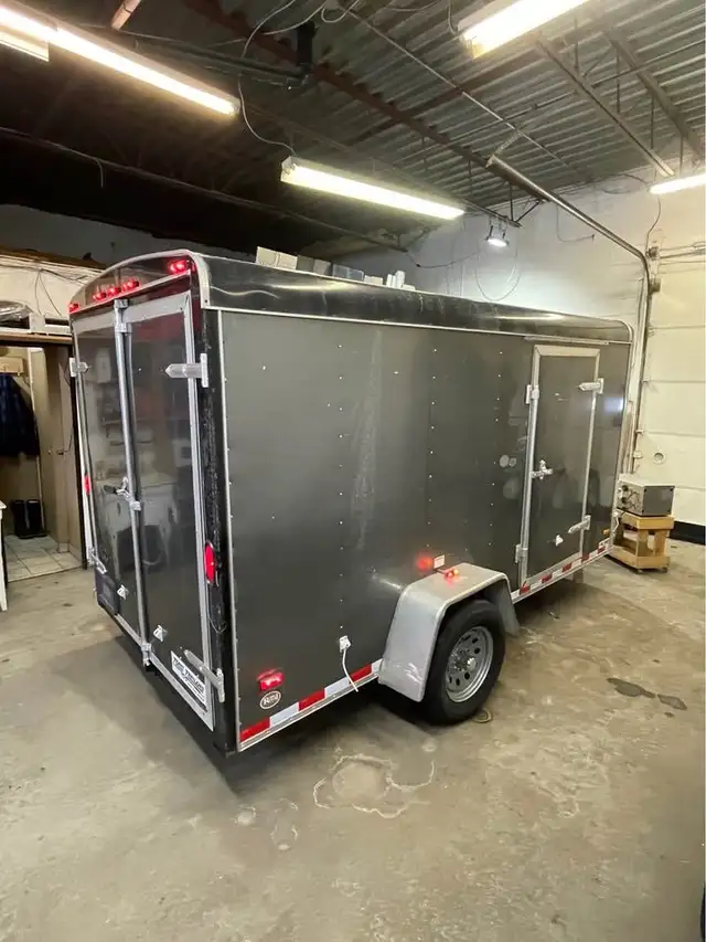 2010 Team Trailers 6x12 Enclosed Trailer with Barn Doors in Cargo & Utility Trailers in Guelph - Image 6
