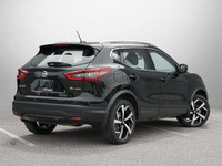 This Nissan Qashqai boasts a Regular Unleaded I-4 2.0 L/122 engine powering this Variable transmissi... (image 4)