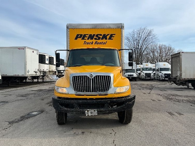 2018 INTERNATIONAL 4300 DURAPLAT in Heavy Trucks in City of Montréal - Image 2