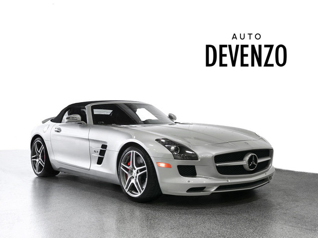 2012 Mercedes-Benz SLS AMG Roadster SLS AMG ***COLLECTOR*** in Cars & Trucks in Laval / North Shore - Image 2