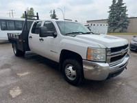 2007 Chevrolet Silverado 3500 Flat Deck 6.0L V8 Gas 220,280 KM 4X4 8FT 8" Bed Power Locks, Factory F... (image 5)
