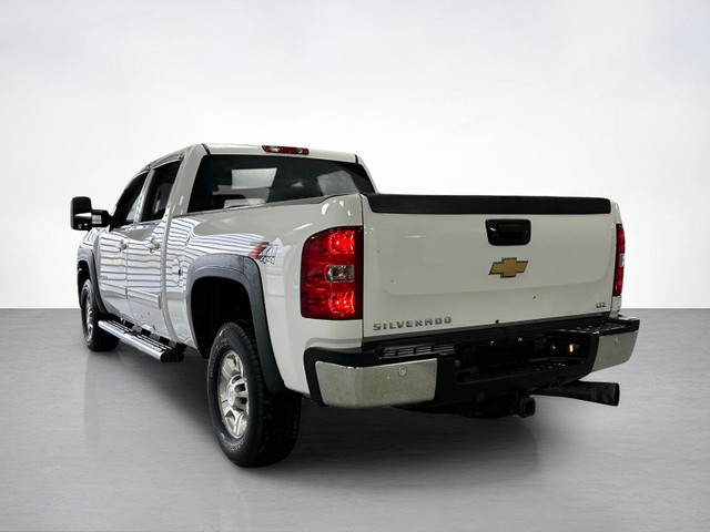 2010 Chevrolet Silverado 2500HD LTZ | Diesel | Leather | Sunroof in Cars & Trucks in Calgary - Image 3