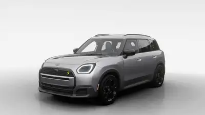 Le tout nouveau *MINI Countryman Cooper SE 2025* est aussi audacieux et aventurier que vous. Que vou...