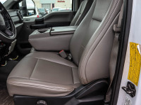 CLEAN CARFAX PURCHASE PRICE IS SUBJECT TO APPLICABLE HST AND LICENSING COSTS. VEHICLE SOLD CERTIFIED... (image 6)