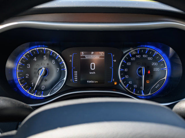2021 Chrysler Grand Caravan SXT in Cars & Trucks in Barrie - Image 3
