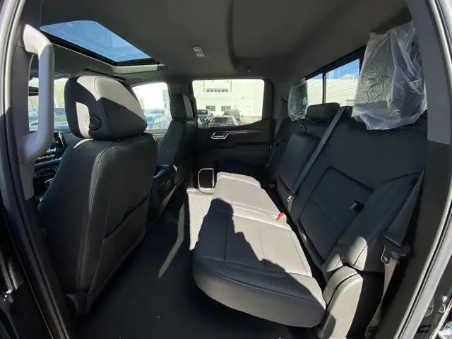 2025 Chevrolet Silverado 1500 LT Trail Boss in Cars & Trucks in Calgary - Image 21