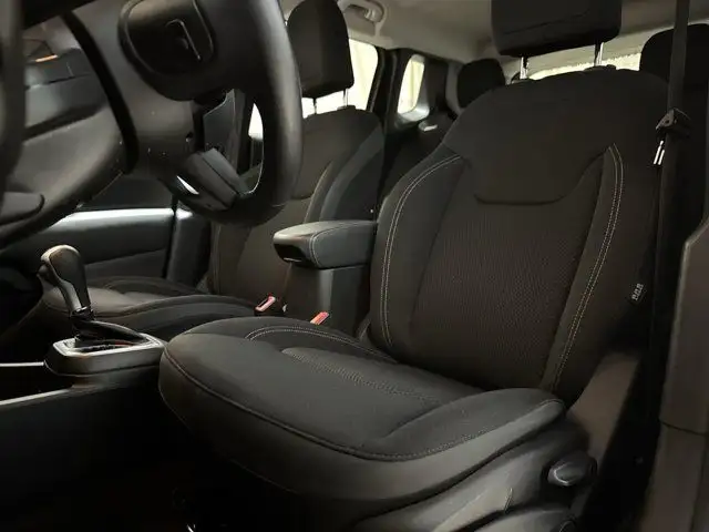 2023 Jeep Renegade North | Heated Seats in Cars & Trucks in Edmonton - Image 13