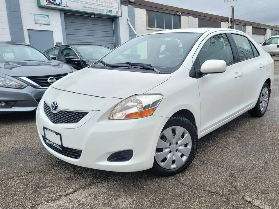 2010 Toyota Yaris AUTOMATIC- LOADED- CERTIFIED