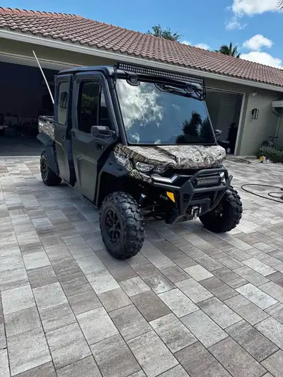 APPLY NOW: https://www.ridecollective.ca/get-pre-approved THE 2022 CAN-AM DEFENDER MAX LIMITED is a...