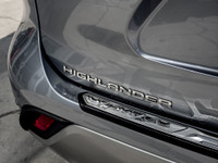 Visit our dealership to explore the recent trade-in of the 2020 TOYOTA HIGHLANDER LIMITED. This exce... (image 7)