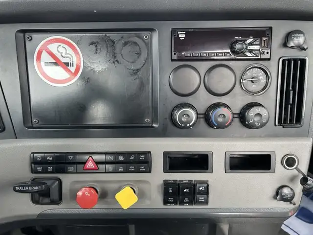 2020 Freightliner Cascadia 126 Day Cab *Ask About Dep Match* in Heavy Trucks in Longueuil / South Shore - Image 12