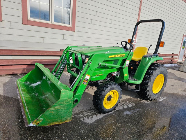  2011 John Deere 3038E with Loader FINANCING AVAILABLE in Cargo & Utility Trailers in Calgary