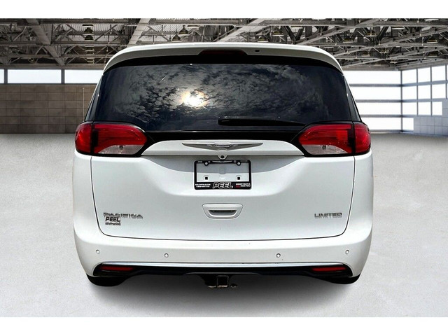 2017 Chrysler Pacifica Touring-L Plus | Advanced Safety | Panoro in Cars & Trucks in Mississauga / Peel Region - Image 4