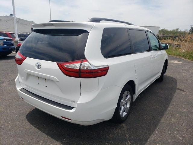 2016 Toyota Sienna 5dr LE 8-Pass FWD in Cars & Trucks in Hamilton - Image 3