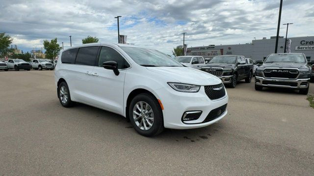 2025 Chrysler Pacifica Select | Remote Start | 10.1 Inch in Cars & Trucks in Edmonton - Image 2