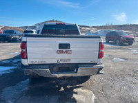 JUST IN! PRICED TO SELL- DEALER MAINTAINED 4x4 SLE 4dr Crew Cab 6.5 ft. SB EcoTec3 5.3L V8 355hp 383... (image 4)