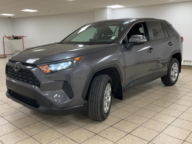 2022 Toyota RAV4 LE in Cars & Trucks in Calgary - Image 2