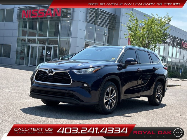 2020 Toyota Highlander XLE AWD - 8 PASSENGER / SUNROOF in Cars & Trucks in Calgary