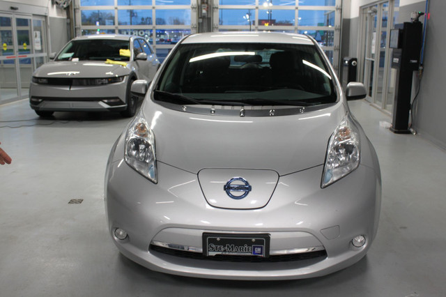 2016 Nissan Leaf S AUTO A/C CRUISE CONTROL GROUPE ÉLECTRIQUE in Cars & Trucks in West Island - Image 2