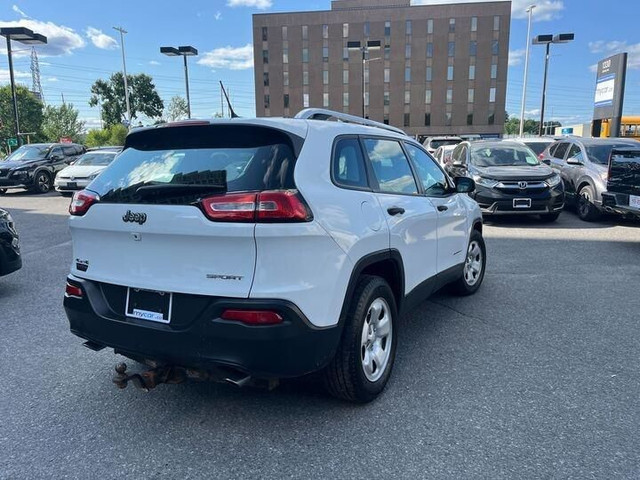 2014 Jeep Cherokee Sport in Cars & Trucks in Ottawa - Image 3