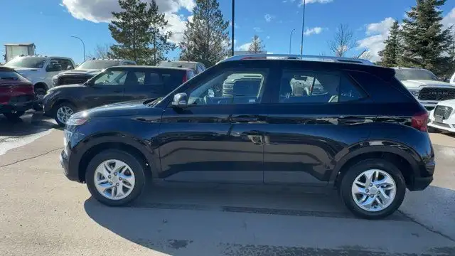 2023 Hyundai Venue Preferred | Heated Seats | Apple CarPlay dans Autos et camions dans Ville d’Edmonton - Image 7
