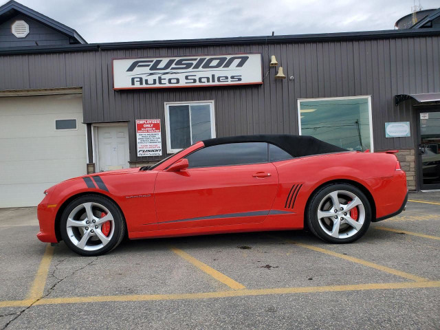  2015 Chevrolet Camaro 2DR CONV SS W/2SS-LEATHER-HUD DISPLAY-REA in Cars & Trucks in Leamington - Image 2