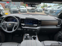 Leather Seats, Keyless Entry, Remote Start, Sunroof, Dual-Zone Climate Control, Technology Package,... (image 3)