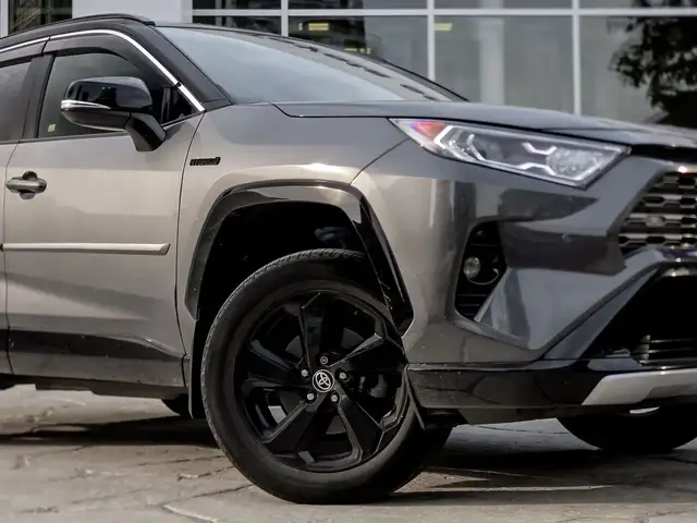 2021 Toyota RAV4 Hybrid XSE AWD in Cars & Trucks in City of Toronto - Image 4
