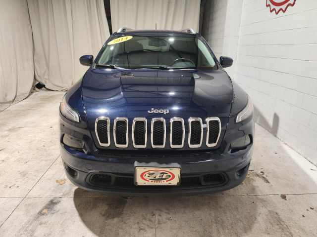 2014 Jeep Cherokee in Cars & Trucks in Windsor Region - Image 2