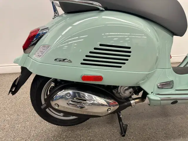 2025 Vespa GTS 310 MY 25 - V6653 - -Financing Available** in Scooters & Pocket Bikes in Markham / York Region - Image 13